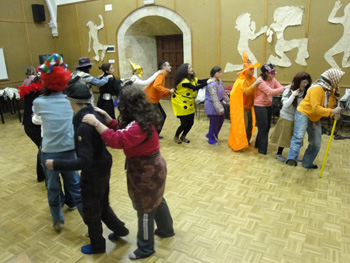 Momento de baile y diversión el día de la celebración del carnaval.