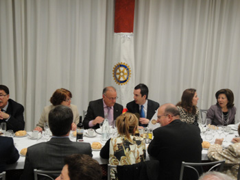 Momento de la cena en el Hotel Cubino.