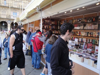 Grupo verde iniciando la visita por las librerías.