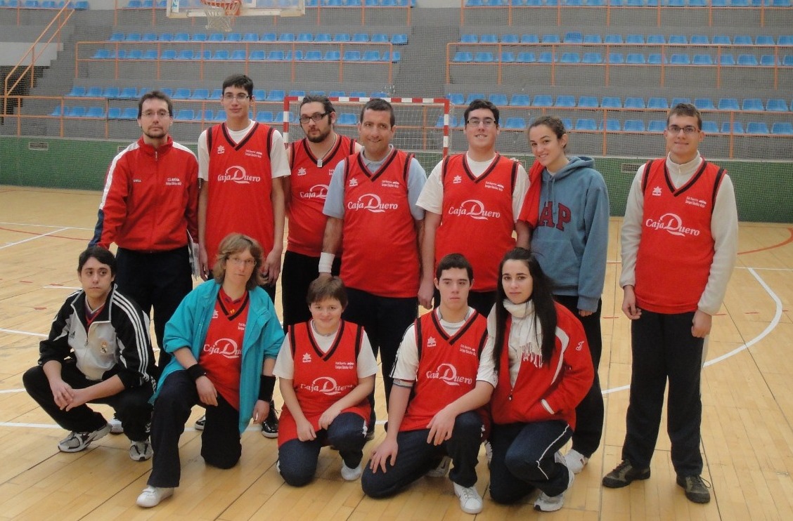 Marisa con su equipo de baloncesto