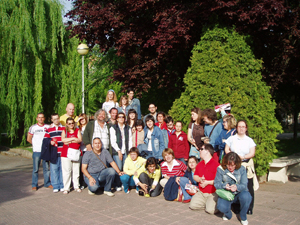 Foto de grupo de todos los asistentes con Rafael Carralero.