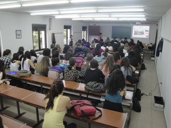 La clase completa hasta atrás y nosotros sin nervios.