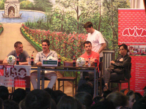 Deportistas presentes en el Colegio Santa Isabel de Alba de Tormes