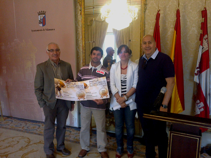 La Concejala, Gozo Merino, entregó los premios en el salón de recepciones del Ayuntamiento.