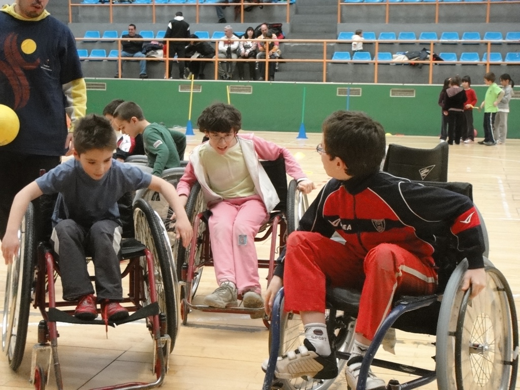 Deporte adaptado para niños en la Alamedilla