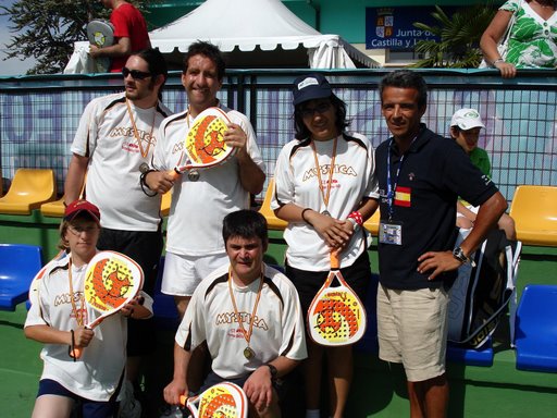 Deportistas en el torneo nacional de padel de menores en Valladolid