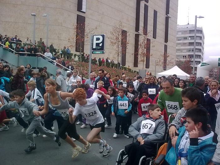 Momento de la salida de la I Carrera de los mil pasos.